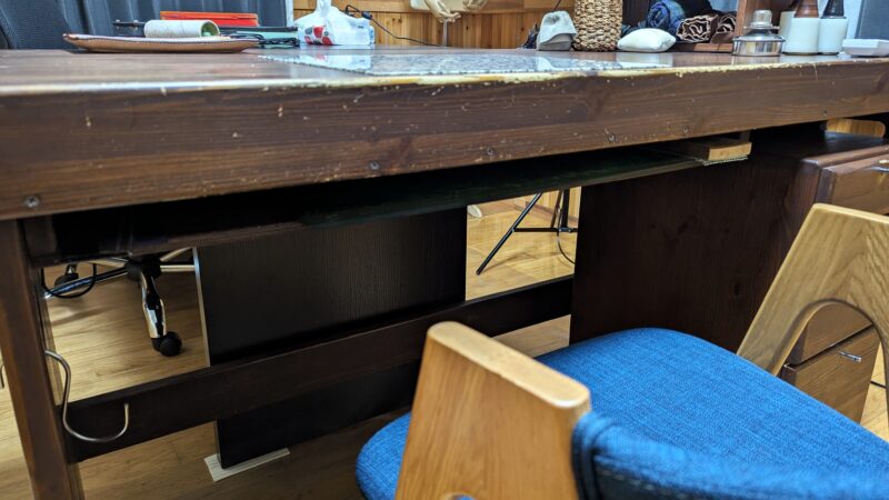 天板下の収納