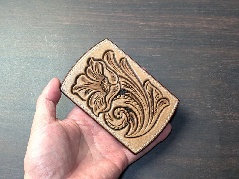 アリゾナスタイルカービングのカードケース